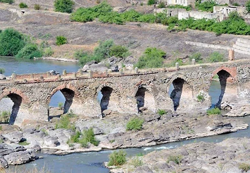Hudaferin Köprüsü karabağ